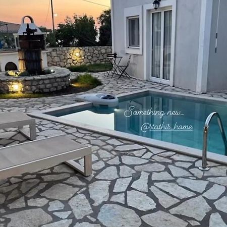 Stathis Suite Exanthia Luaran gambar
